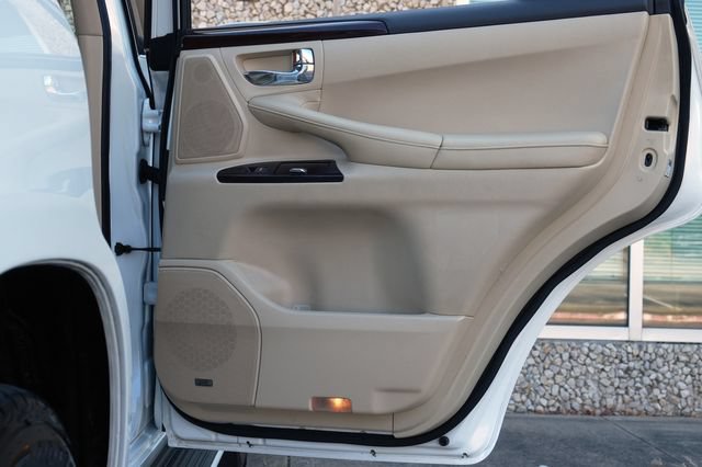 Used 2013 Lexus LX 570 4WD w/ Luxury Pkg w/Pre-crash image 45