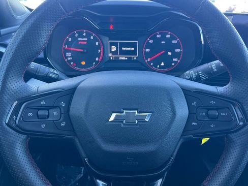 Used 2024 Chevrolet Trax RS w/ Sunroof Package FWD image 23