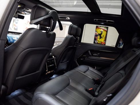 Used 2025 Land Rover Range Rover Sport Dynamic SE image 6