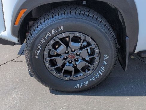Used 2023 Nissan Frontier PRO-4X w/ Pro-4X Premium Package AWD/4WD image 10