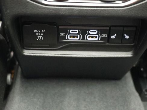 Used 2023 Jeep Grand Cherokee 4WD 4xe image 13