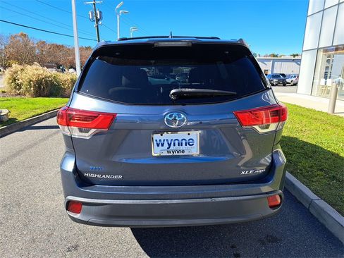 Used 2019 Toyota Highlander XLE image 6