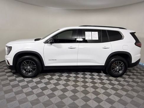 Used 2025 GMC Acadia Elevation FWD image 3
