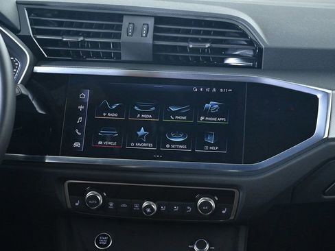 Certified 2025 Audi Q3 2.0T Premium w/ Convenience Package image 13
