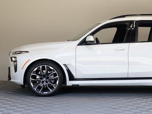 Used 2023 BMW X7 xDrive40i w/ Executive Package AWD/4WD image 8