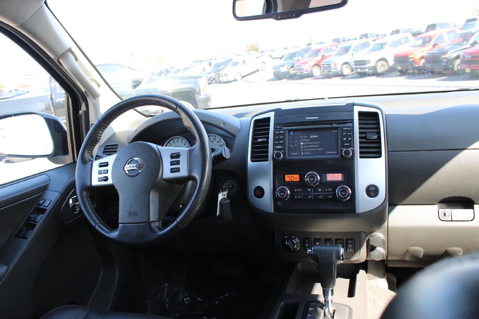 Used 2015 Nissan Frontier PRO-4X w/ Pro-4x Luxury Package AWD/4WD image 25