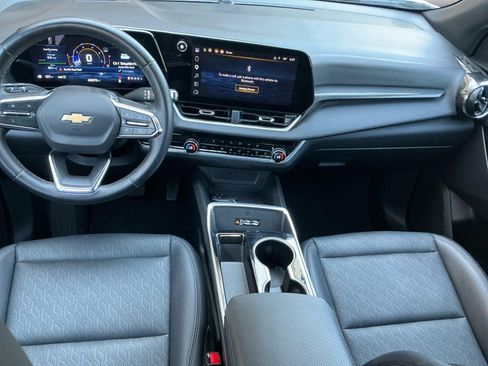 Used 2025 Chevrolet Equinox LT w/ Convenience Package II AWD/4WD image 11