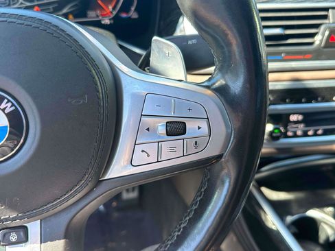 Used 2021 BMW 750i xDrive w/ Executive Package image 24