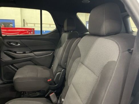 Used 2023 Chevrolet Traverse LT image 15
