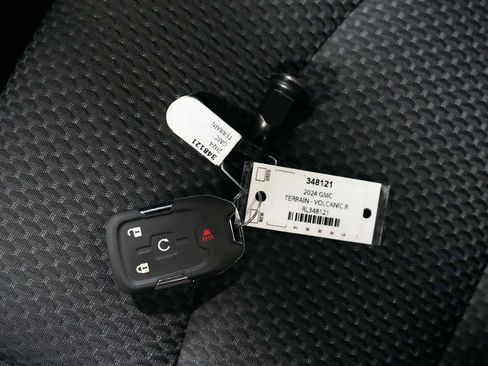 Used 2024 GMC Terrain SLE w/ Driver Convenience Package AWD/4WD image 20