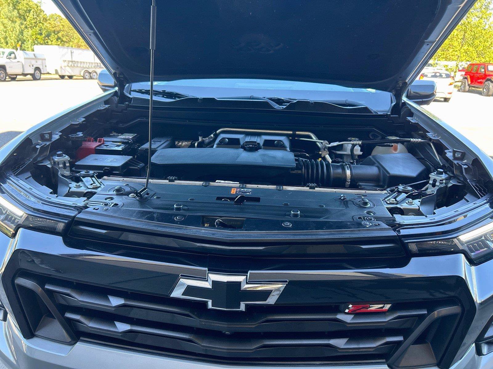 Used 2023 Chevrolet Colorado Z71 w/ Z71 Convenience Package 2 AWD/4WD image 10
