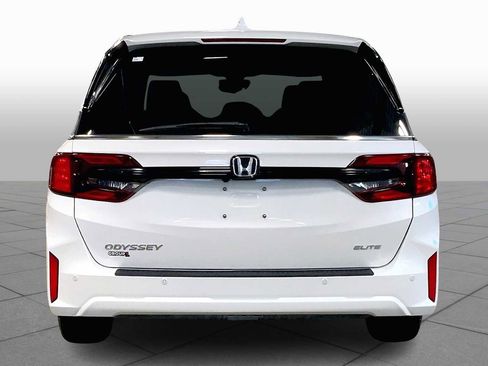 Used 2026 Honda Odyssey Elite image 3