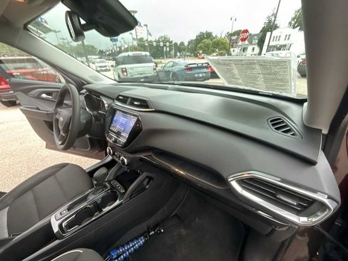 Used 2023 Chevrolet TrailBlazer LT w/ Convenience Package AWD/4WD image 27