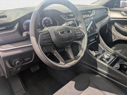 New 2025 Jeep Grand Cherokee L Laredo w/ Luxury Tech Group I image 8