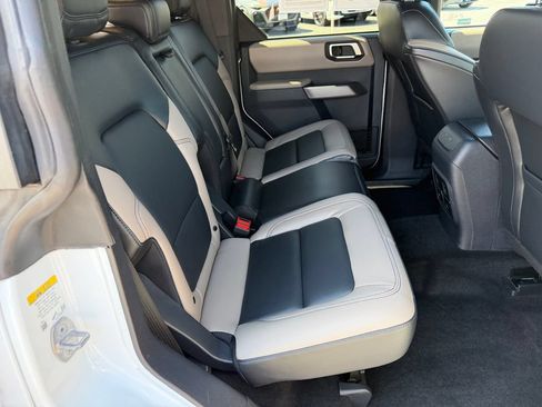Used 2023 Ford Bronco Wildtrak AWD/4WD image 16