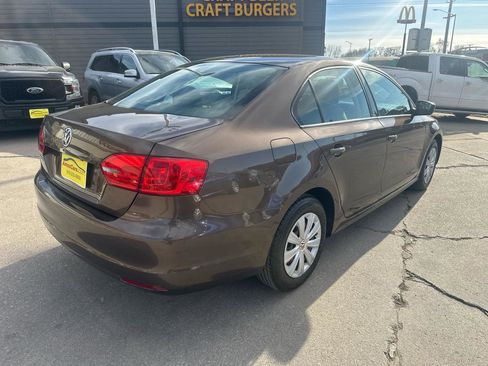 Used 2014 Volkswagen Jetta S image 3