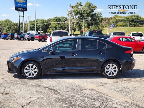 Used 2025 Toyota Corolla LE image 4