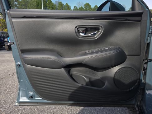 Used 2023 Honda HR-V EX-L image 26