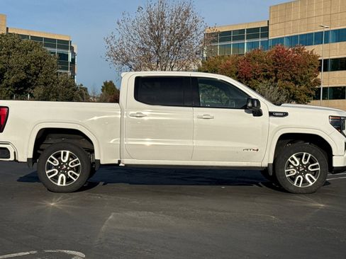 Used 2022 GMC Sierra 1500 AT4 w/ AT4 Premium Package image 3