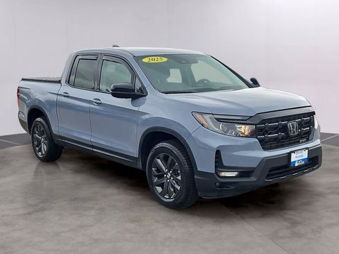 Used 2025 Honda Ridgeline Sport image 3