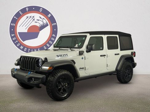 Used 2023 Jeep Wrangler Unlimited w/ Cold Weather Group AWD/4WD image 1