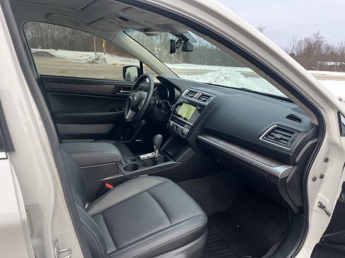 Used 2017 Subaru Outback 2.5i Limited image 37