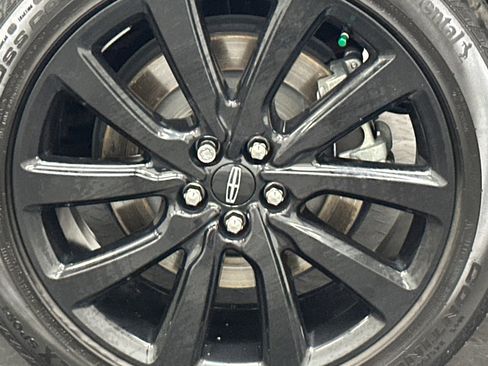 Certified 2022 Lincoln Nautilus Reserve w/ Monochromatic Package image 5