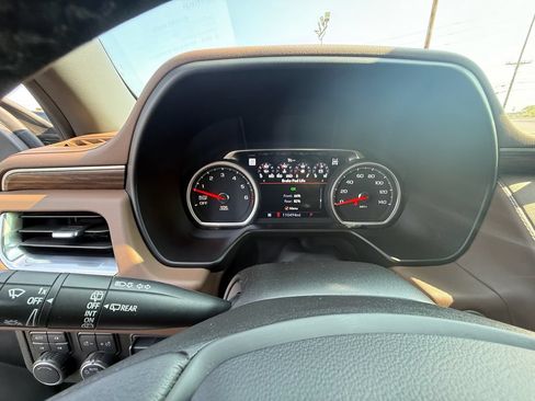 Used 2021 Chevrolet Tahoe High Country w/ Premium Package AWD/4WD image 19