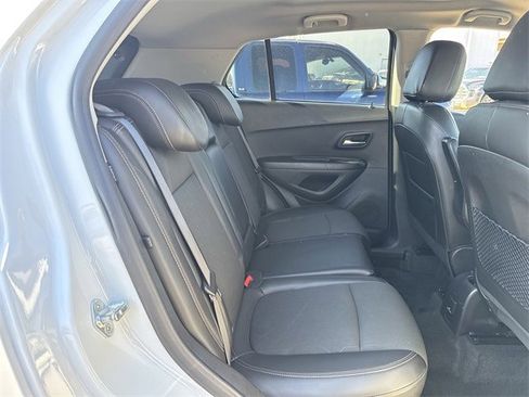 Used 2021 Chevrolet Trax LT image 27