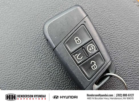 Used 2023 Volkswagen Taos SE FWD image 34
