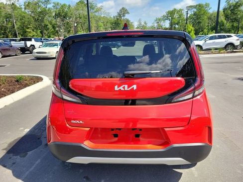 Used 2025 Kia Soul LX w/ LX Technology Package FWD image 8