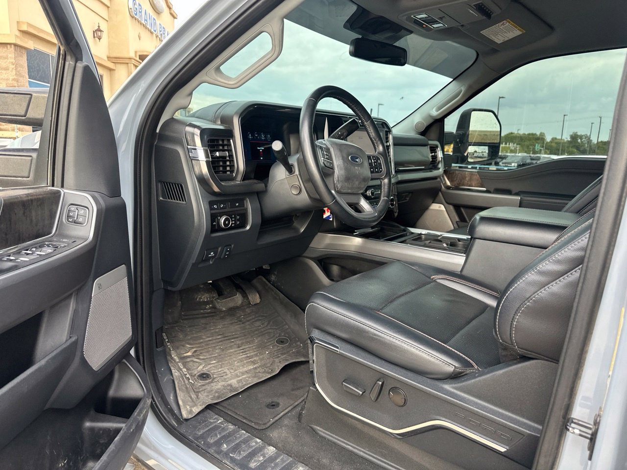 Used 2024 Ford F250 Lariat w/ Sport Appearance Package AWD/4WD image 15