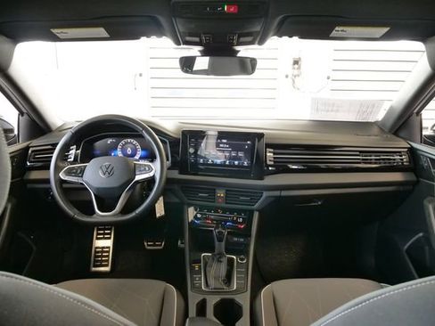 Certified 2025 Volkswagen Jetta Sport image 16