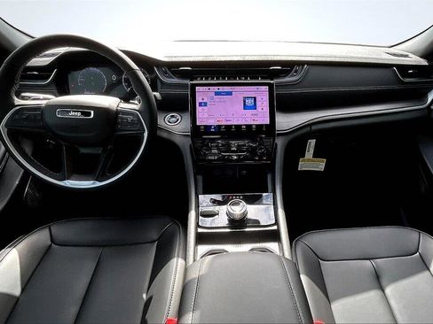 New 2025 Jeep Grand Cherokee Limited w/ Trailer Tow Package image 5