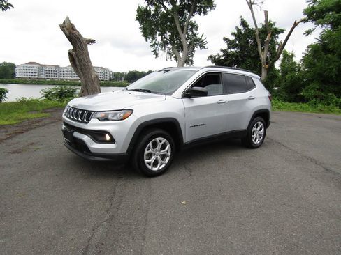 Used 2024 Jeep Compass Latitude AWD/4WD image 41
