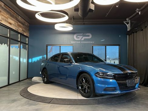 Used 2022 Dodge Charger SXT w/ Blacktop Package image 1