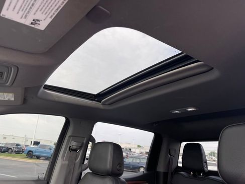 Used 2022 GMC Sierra 1500 Denali AWD/4WD image 9