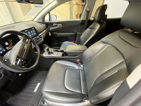 Used 2026 Kia Sportage EX FWD image 21