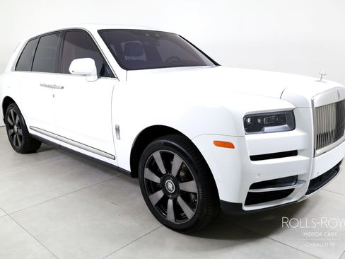 Used 2024 Rolls-Royce Cullinan AWD/4WD image 6