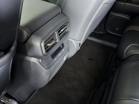 Used 2025 Honda Pilot EX-L image 26