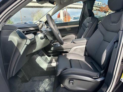 New 2025 Volvo EX90 Plus w/ Protection Package Premier image 20