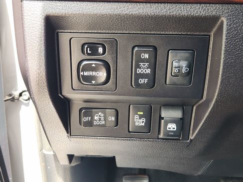 Used 2016 Toyota Tundra Limited w/ Limited Premium Package image 21