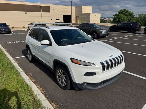 Used 2014 Jeep Cherokee Latitude FWD image 19