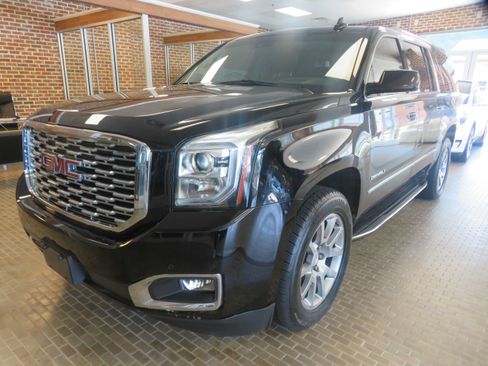 Used 2019 GMC Yukon XL Denali AWD/4WD image 1