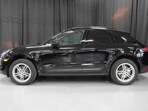 Used 2025 Porsche Macan image 2