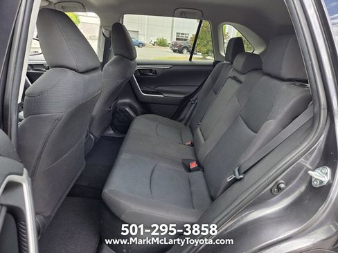 Used 2021 Toyota RAV4 LE AWD/4WD image 10