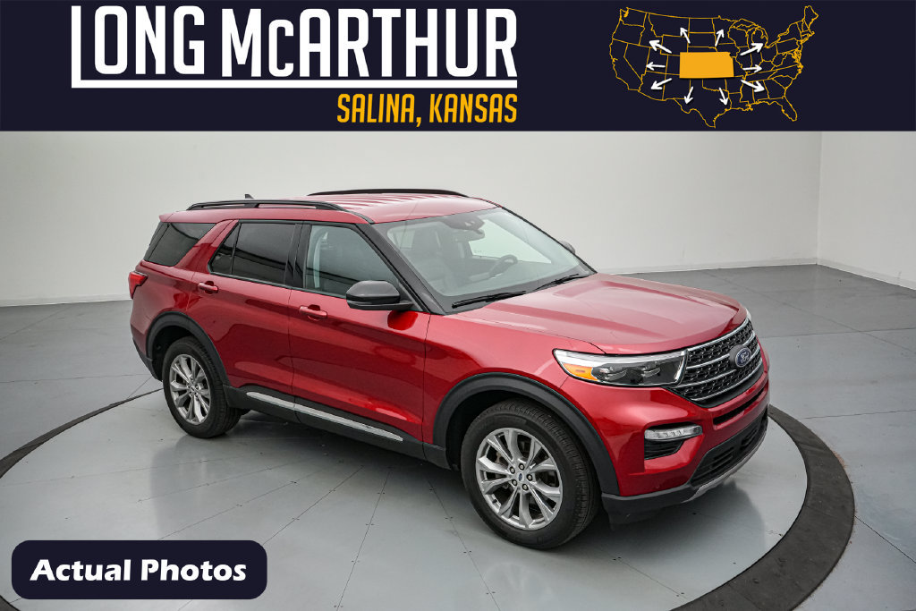 Certified 2024 Ford Explorer XLT w/ Equipment Group 202A AWD/4WD image 1