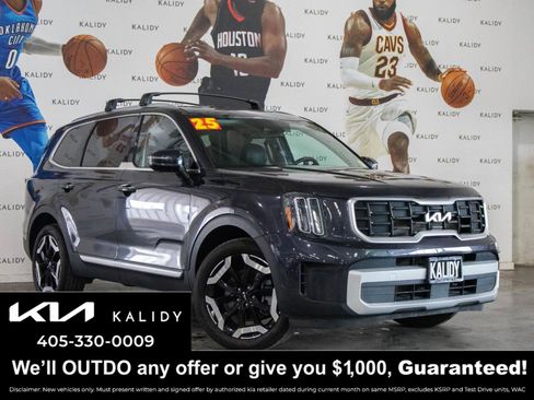 Used 2025 Kia Telluride S AWD/4WD image 1