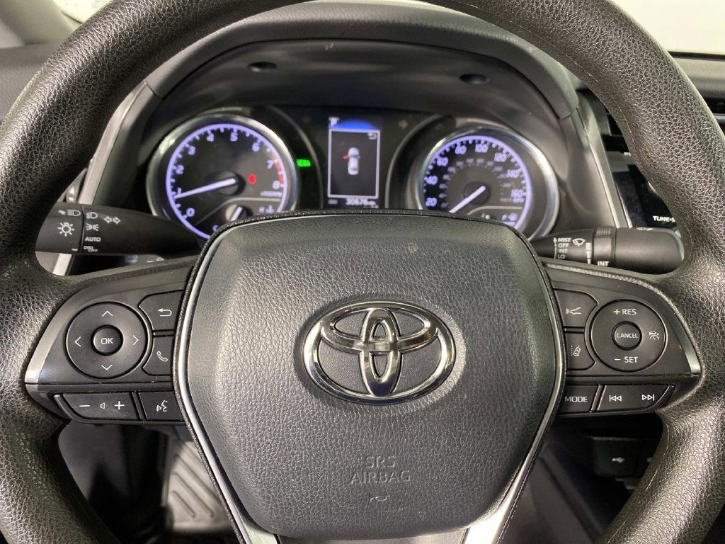 Used 2020 Toyota Camry LE w/ Convenience Package FWD image 15