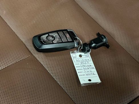 Used 2020 Lincoln Aviator Reserve w/ Elements Package Plus AWD/4WD image 41